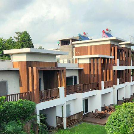 เชจูอีโค สวีท Hotel ซอกวีโพ ภายนอก รูปภาพ