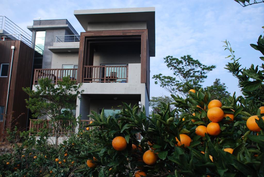 เชจูอีโค สวีท Hotel ซอกวีโพ ภายนอก รูปภาพ