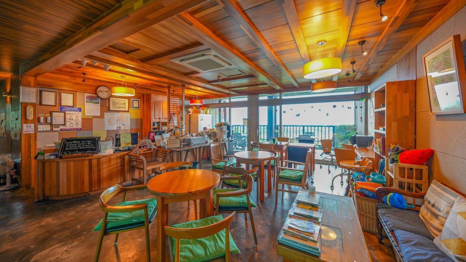 เชจูอีโค สวีท Hotel ซอกวีโพ ภายนอก รูปภาพ