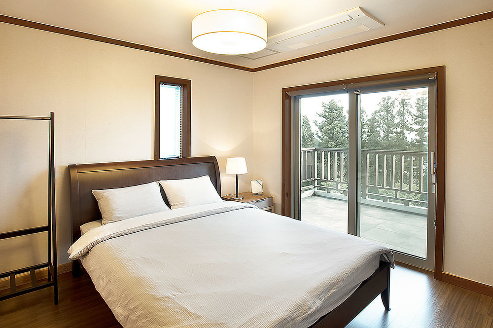 เชจูอีโค สวีท Hotel ซอกวีโพ ภายนอก รูปภาพ