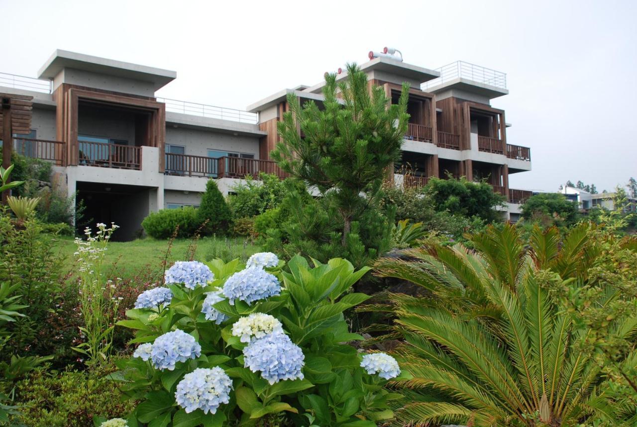 เชจูอีโค สวีท Hotel ซอกวีโพ ภายนอก รูปภาพ